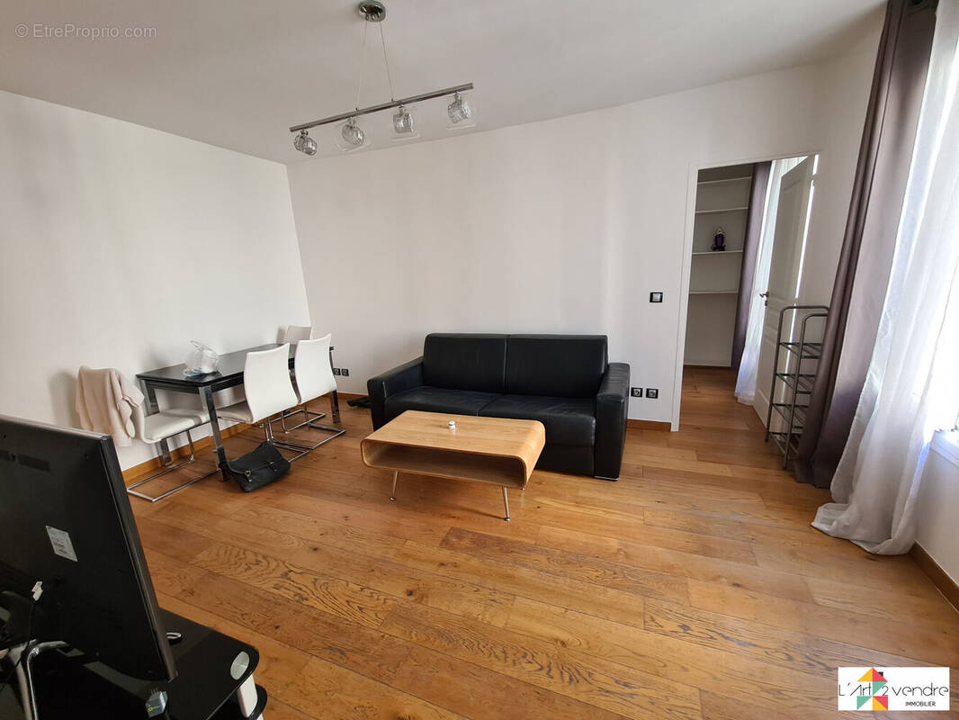 Appartement à PARIS-11E