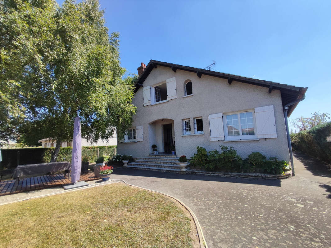 Maison à OUZOUER-SUR-TREZEE