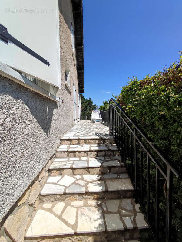 Maison à OUZOUER-SUR-TREZEE