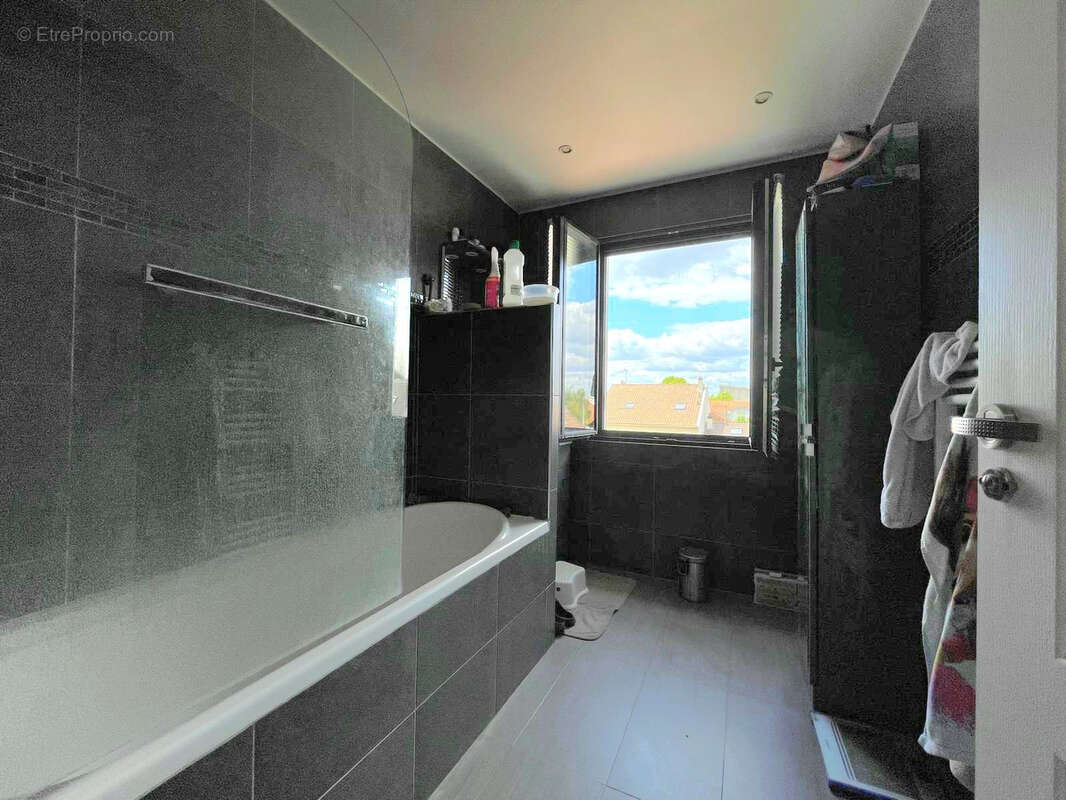 Appartement à LE BLANC-MESNIL