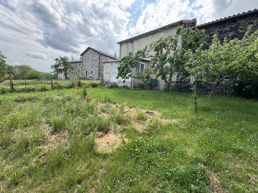 Maison à ROCHE-EN-REGNIER