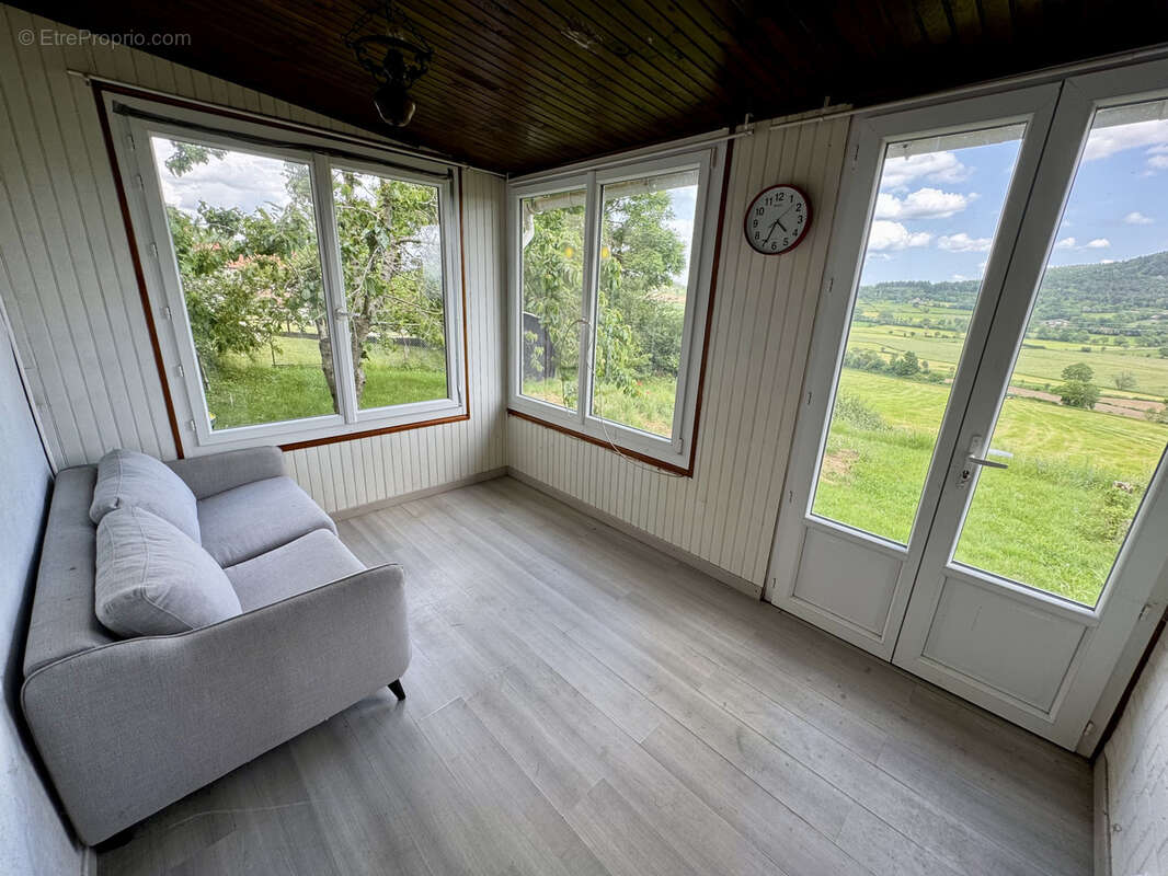 Maison à ROCHE-EN-REGNIER