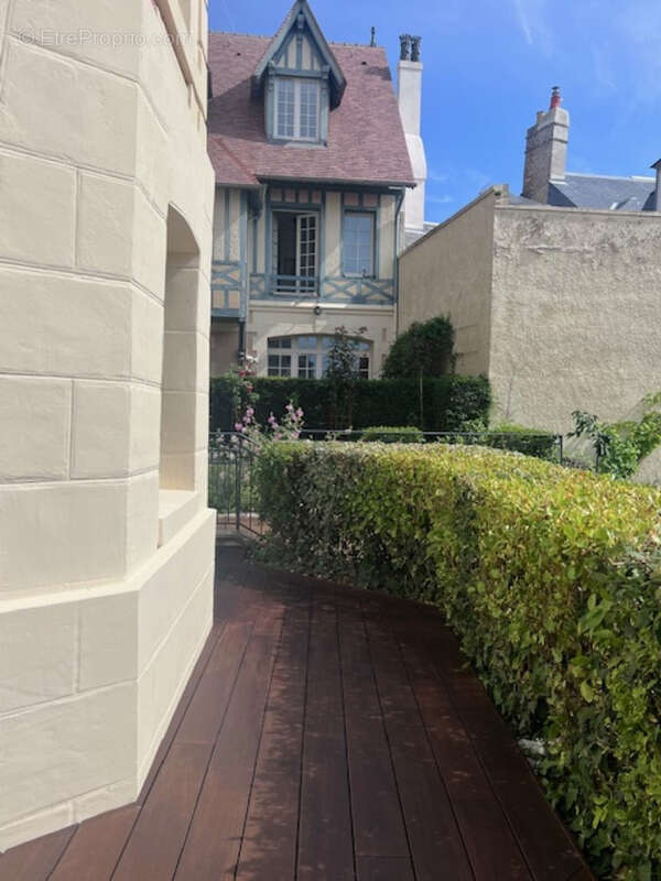 Appartement à TROUVILLE-SUR-MER