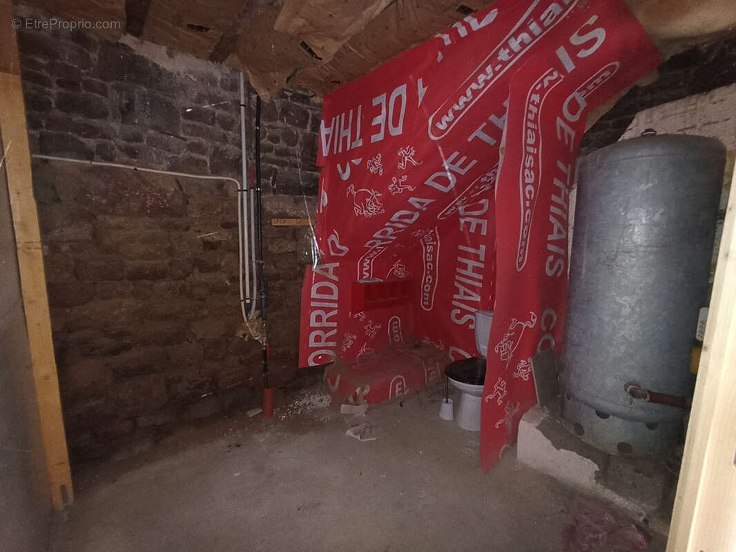 Maison à SAINT-POIS