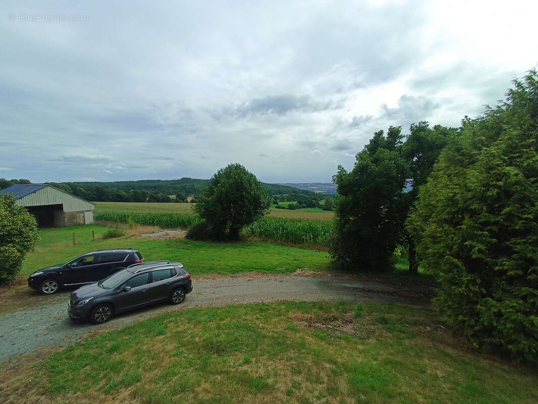 Maison à SAINT-POIS