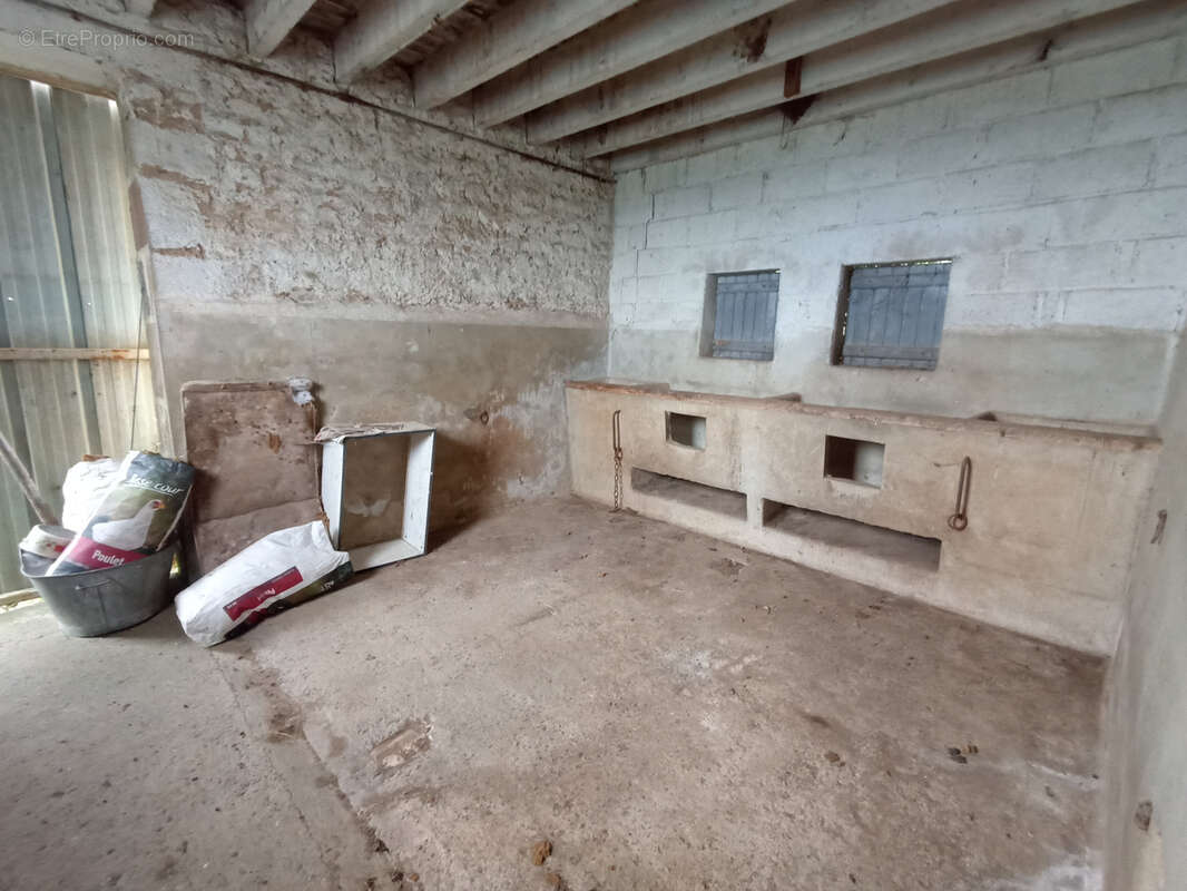 Maison à SAINT-POIS