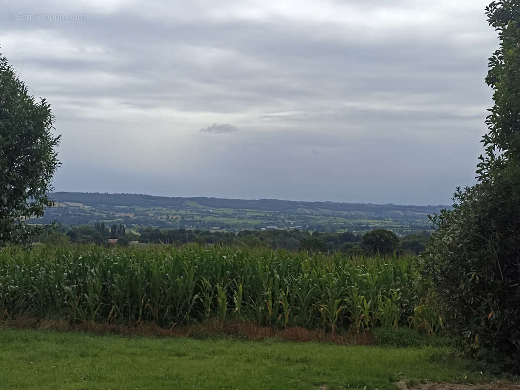 Maison à SAINT-POIS