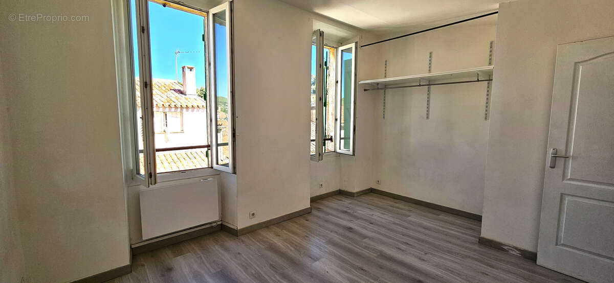 Appartement à SAINT-CYR-SUR-MER