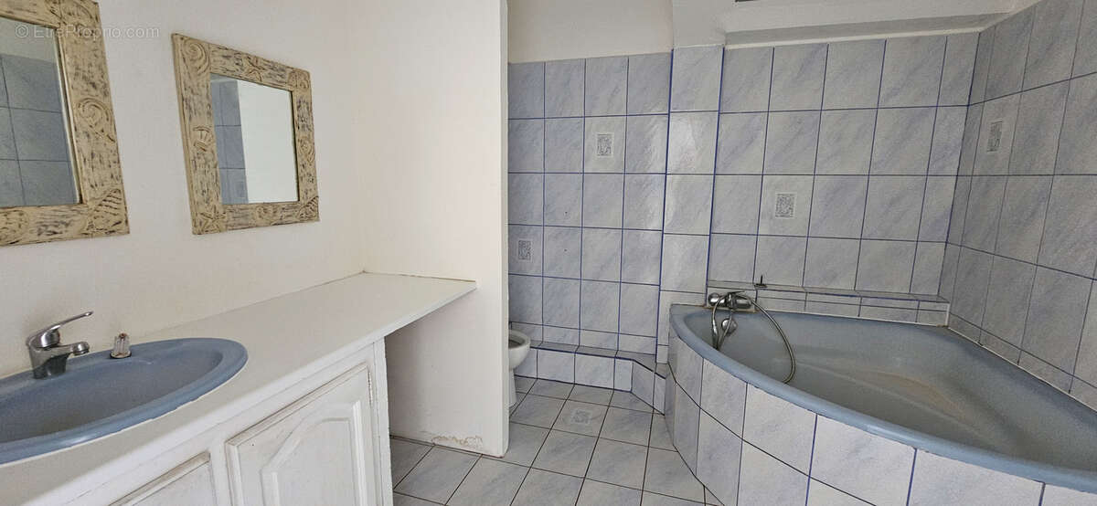 Appartement à SAINT-CYR-SUR-MER