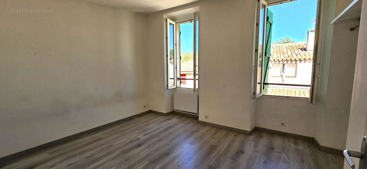 Appartement à SAINT-CYR-SUR-MER