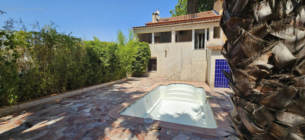 Appartement à LE BEAUSSET