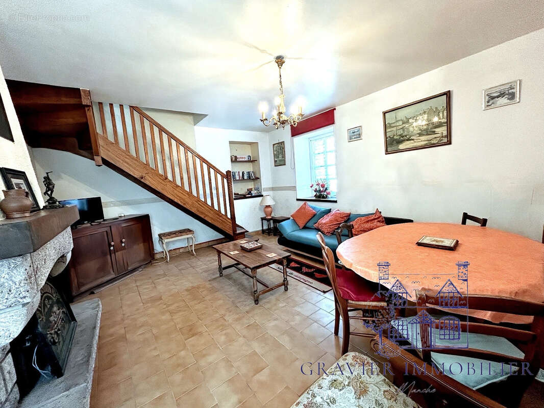 Maison à SAINT-GERMAIN-SUR-AY