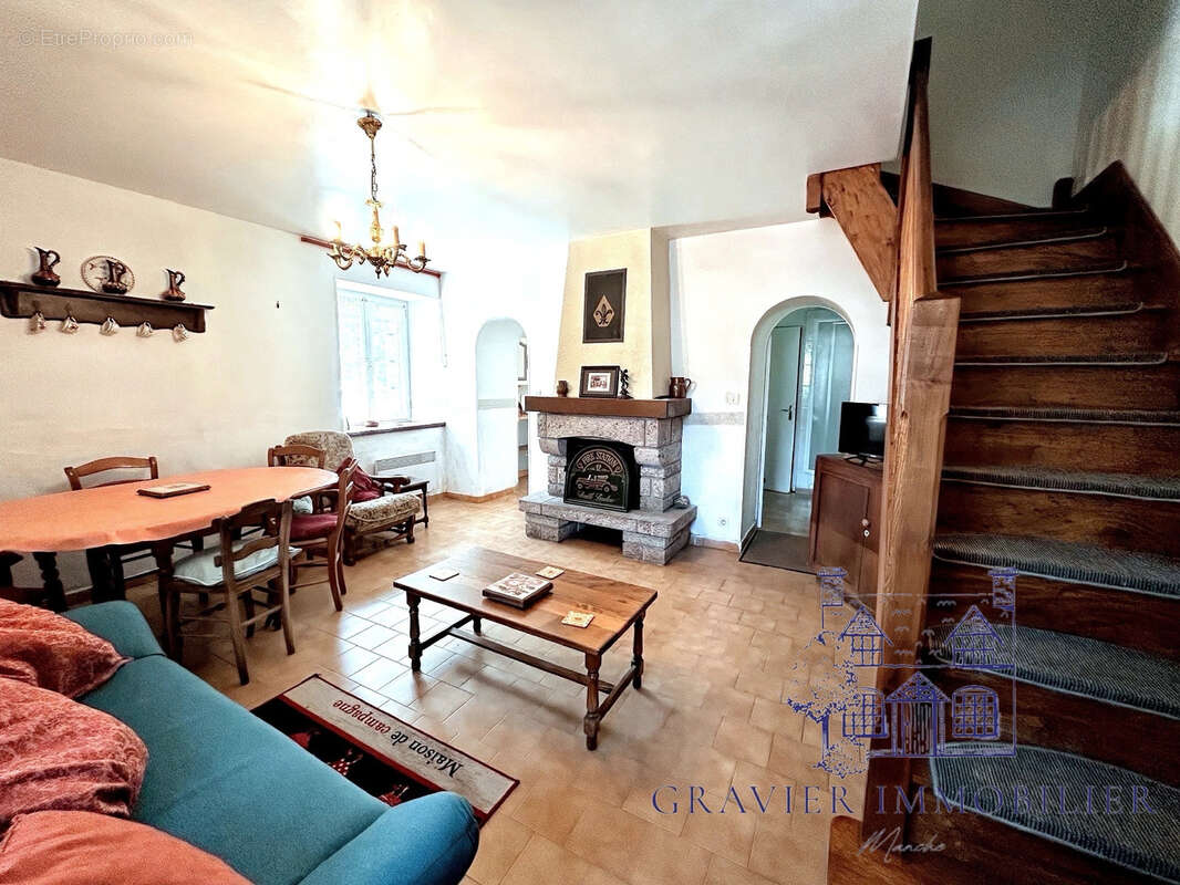 Maison à SAINT-GERMAIN-SUR-AY