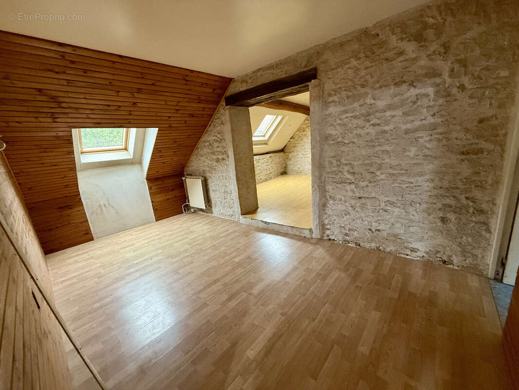 Maison à TRUCY-SUR-YONNE