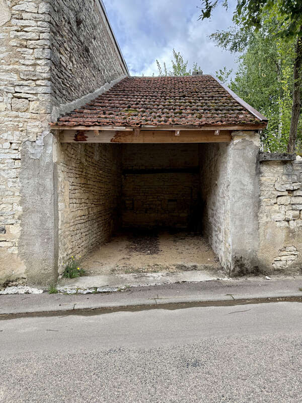 Maison à TRUCY-SUR-YONNE
