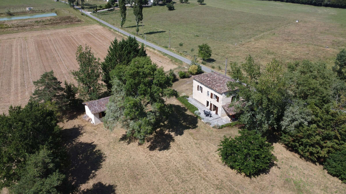 Maison à CASTELNAU-MONTRATIER