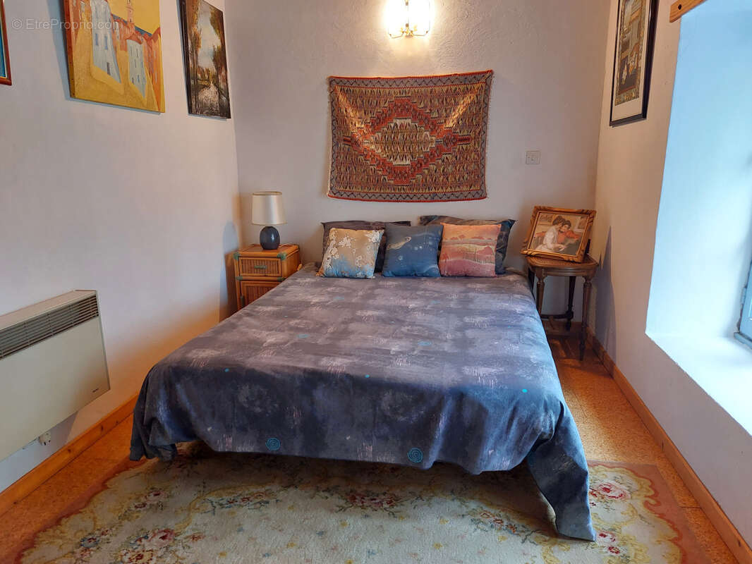 Maison à CASTELNAU-MONTRATIER