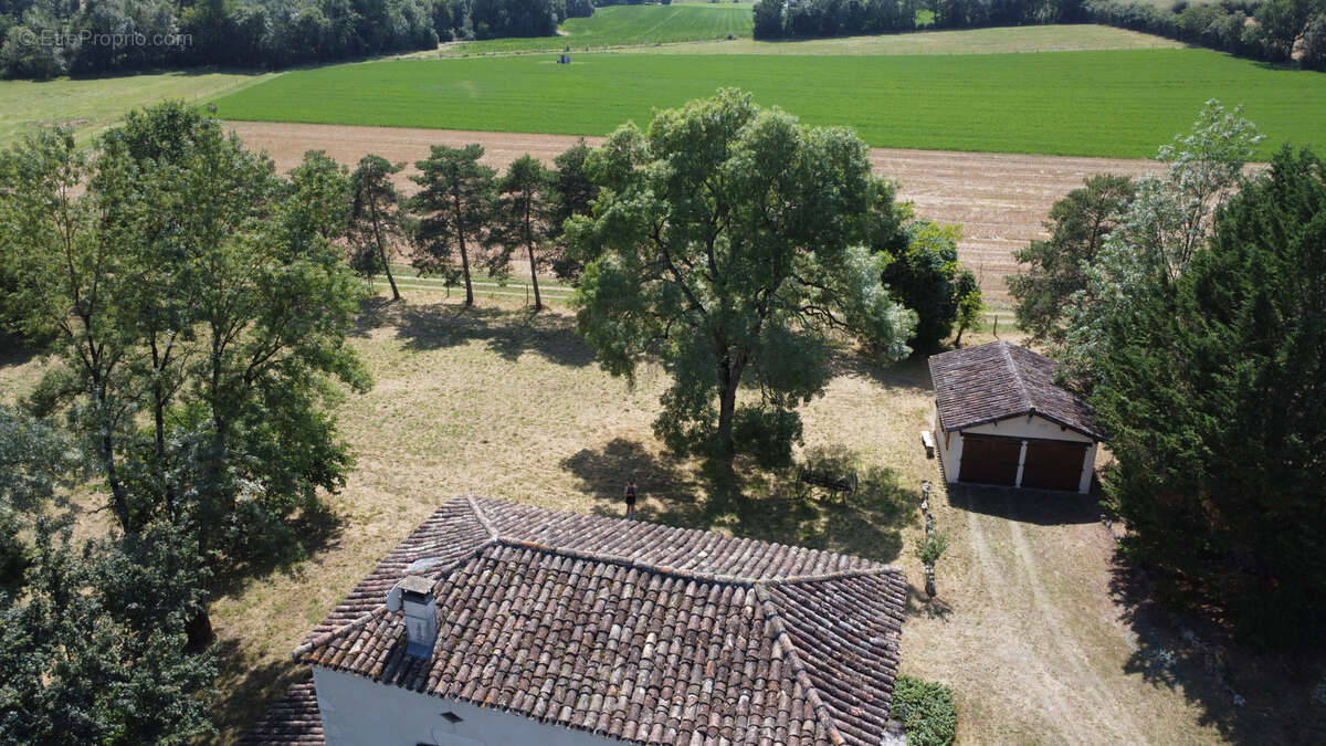 Maison à CASTELNAU-MONTRATIER