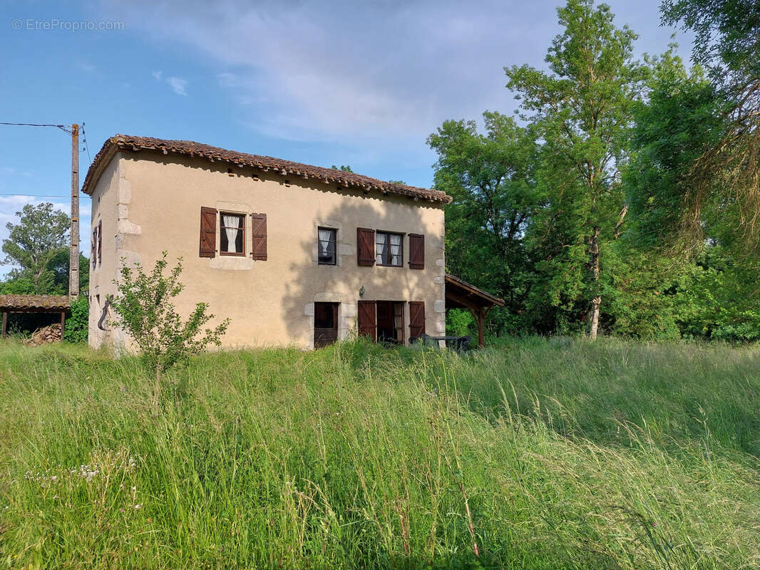 Maison à CASTELNAU-MONTRATIER
