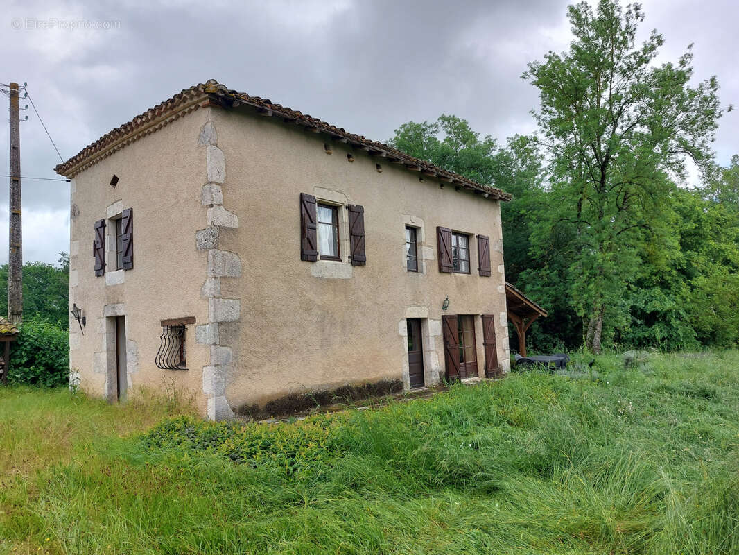 Maison à CASTELNAU-MONTRATIER