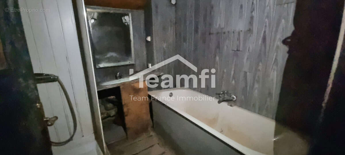 Maison à SAINT-MARTIN-DES-CHAMPS