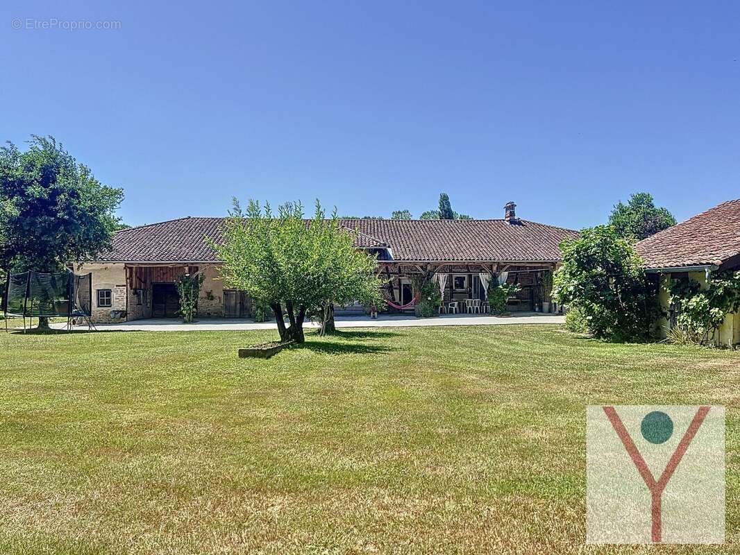 Maison à SAINT-ETIENNE-DU-BOIS