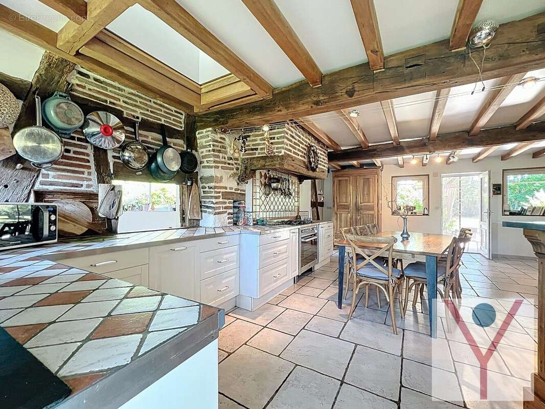 Maison à SAINT-ETIENNE-DU-BOIS