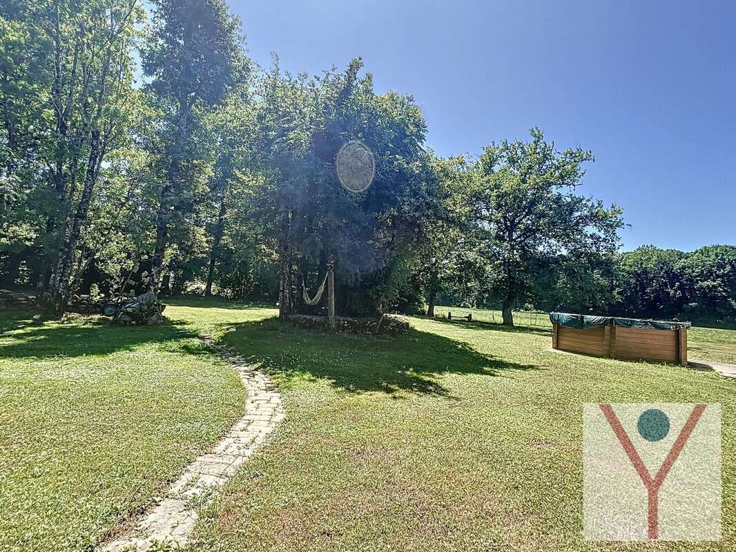 Maison à SAINT-ETIENNE-DU-BOIS