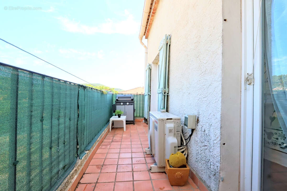 Appartement à SOLLIES-PONT