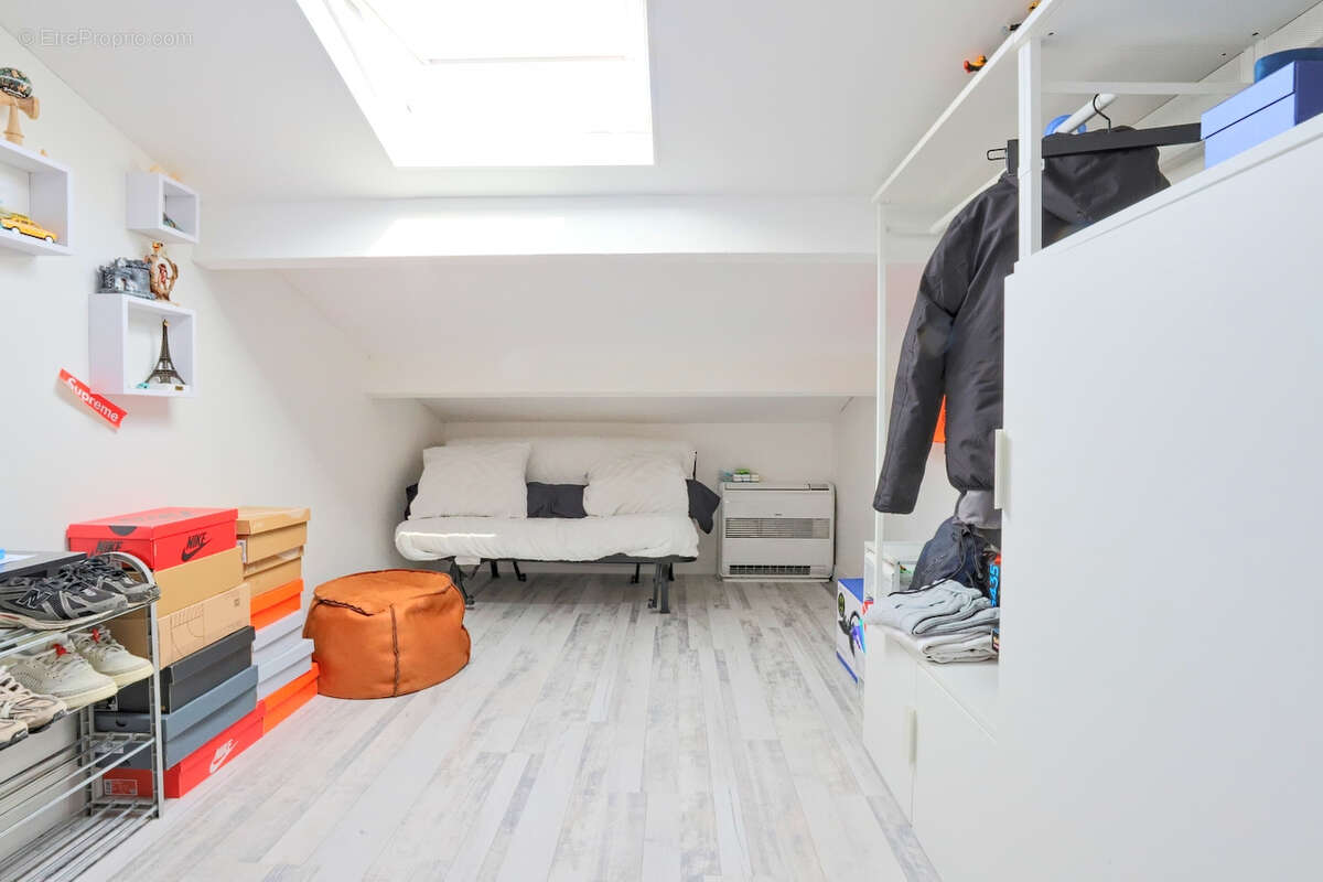 Appartement à SOLLIES-PONT