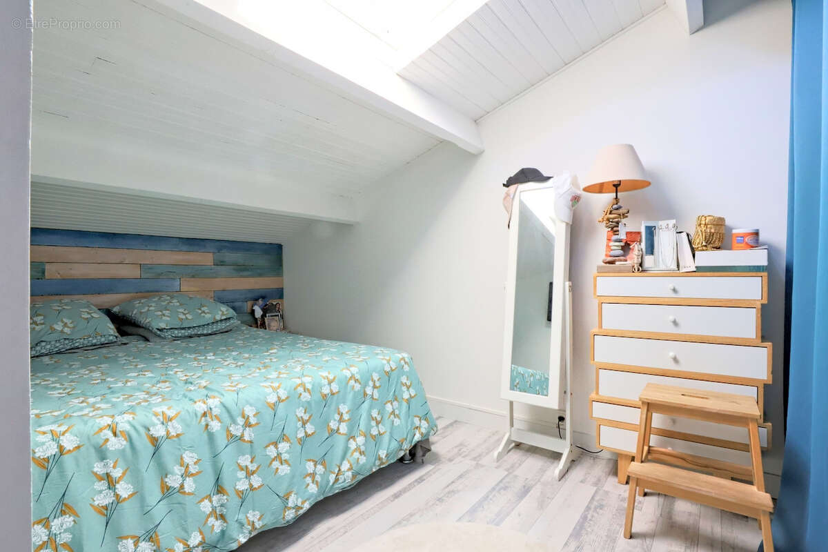 Appartement à SOLLIES-PONT