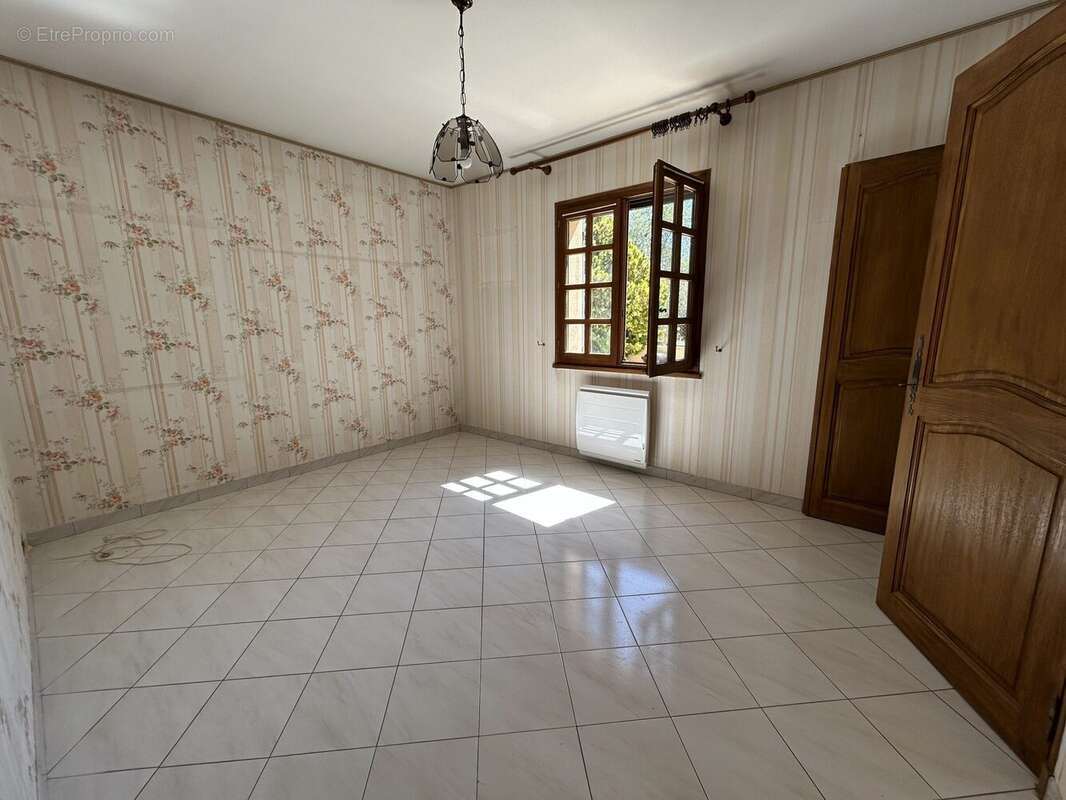 Maison à VERS-PONT-DU-GARD