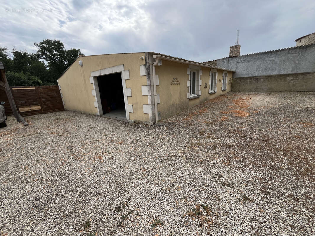 Maison à SAINT-VARENT