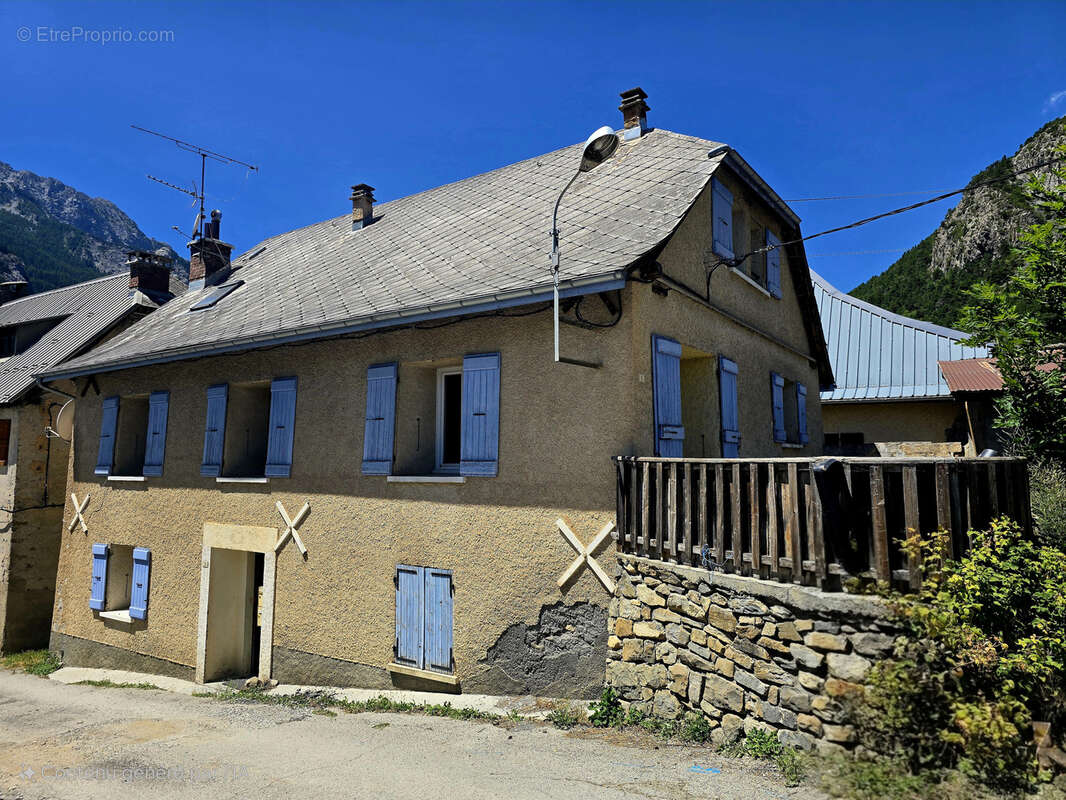 Appartement à LES THUILES