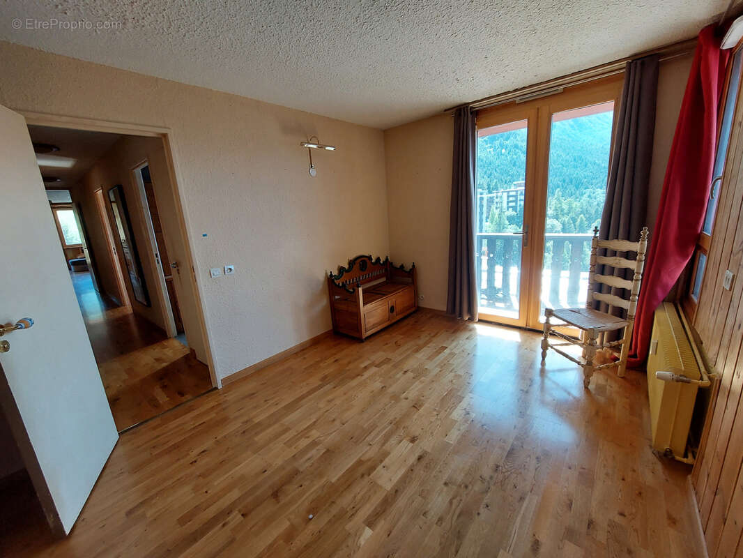 Appartement à UVERNET-FOURS