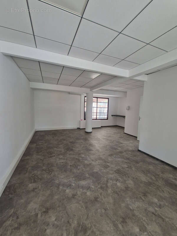 Commerce à POINTE-A-PITRE