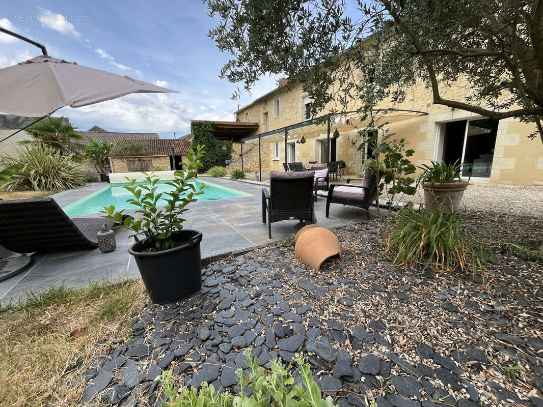 Maison à SAINT-VARENT