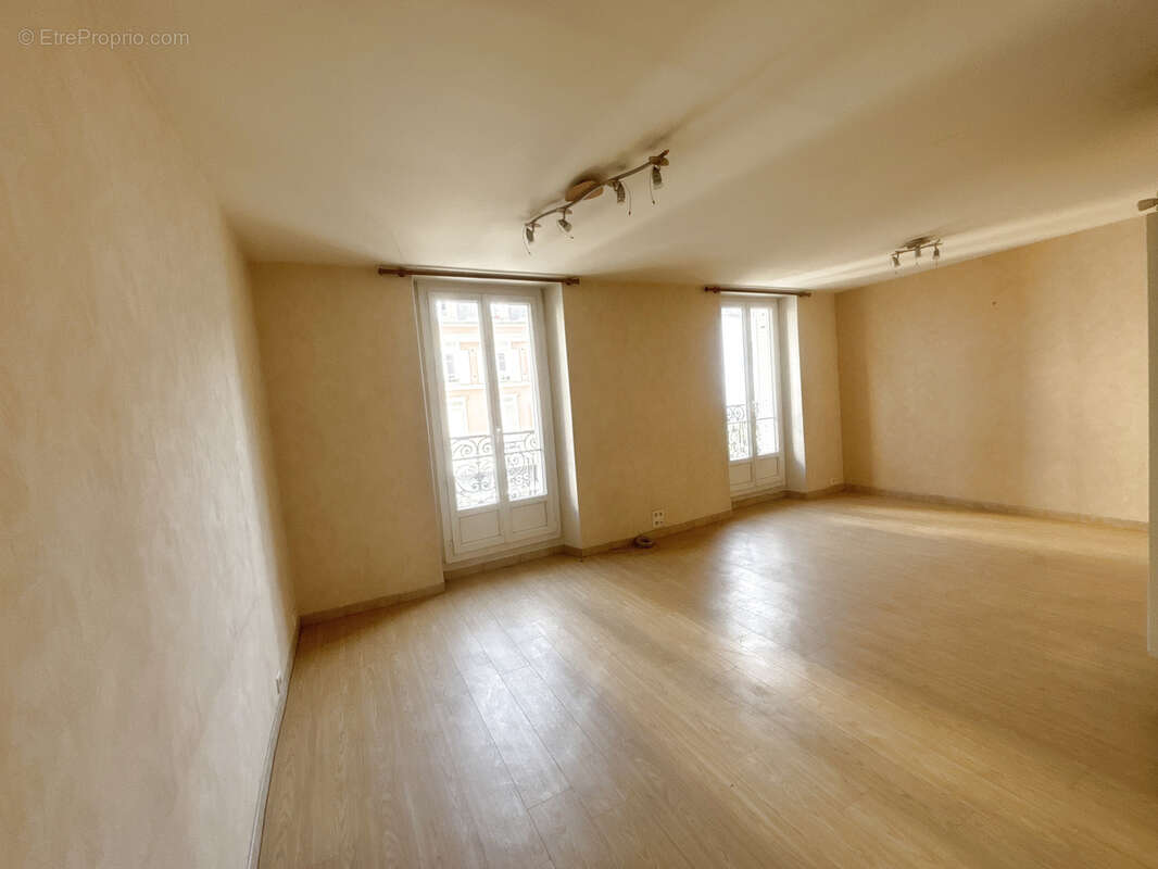 Appartement à ENGHIEN-LES-BAINS