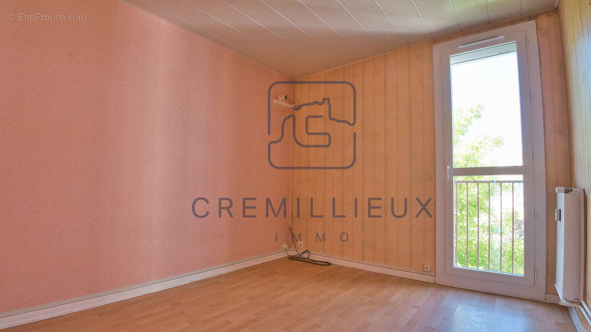 Appartement à GUILHERAND-GRANGES