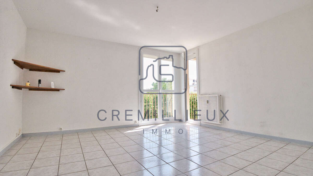 Appartement à GUILHERAND-GRANGES