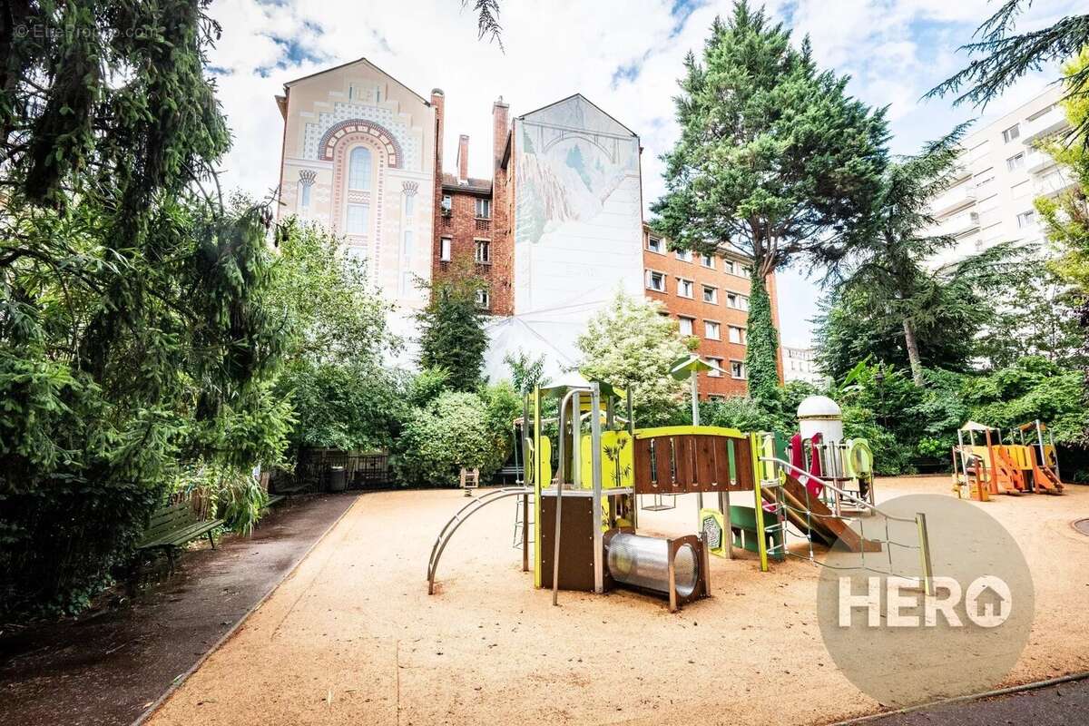 Appartement à LEVALLOIS-PERRET