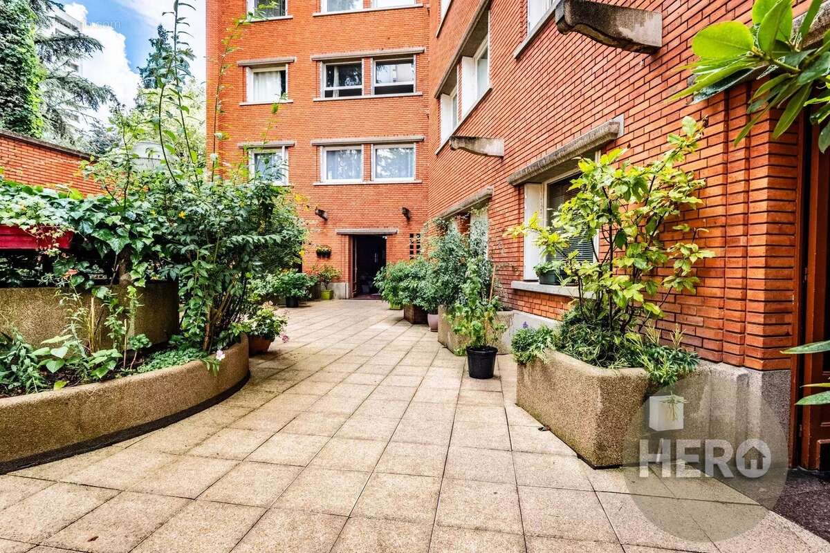 Appartement à LEVALLOIS-PERRET