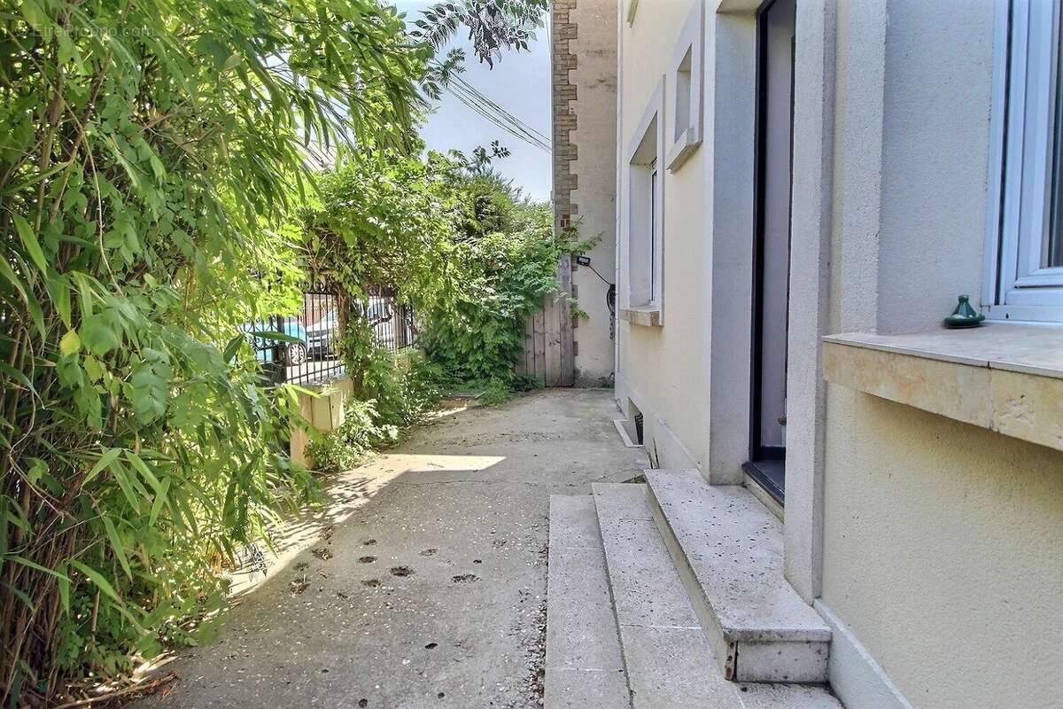 Maison à SAINT-MAUR-DES-FOSSES