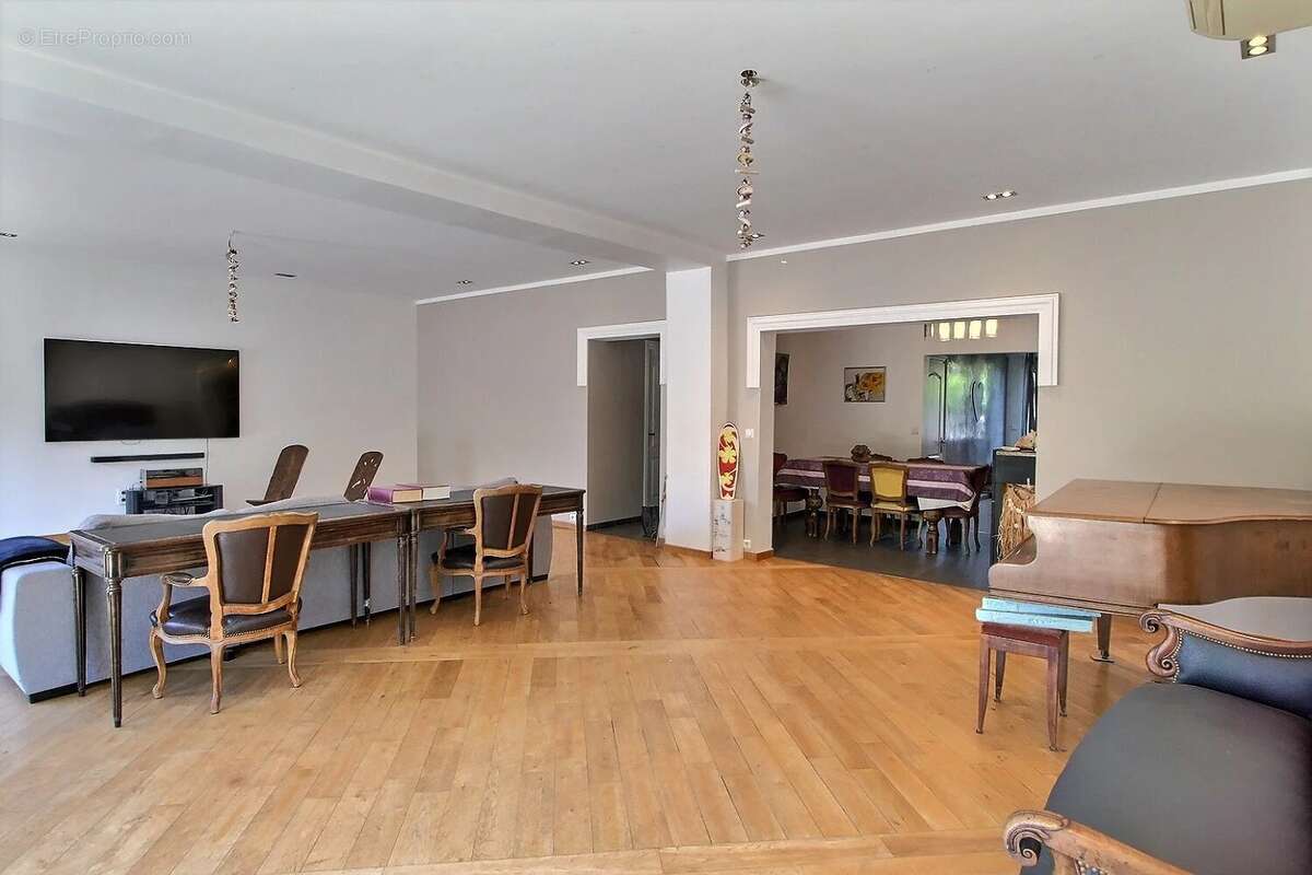 Maison à SAINT-MAUR-DES-FOSSES