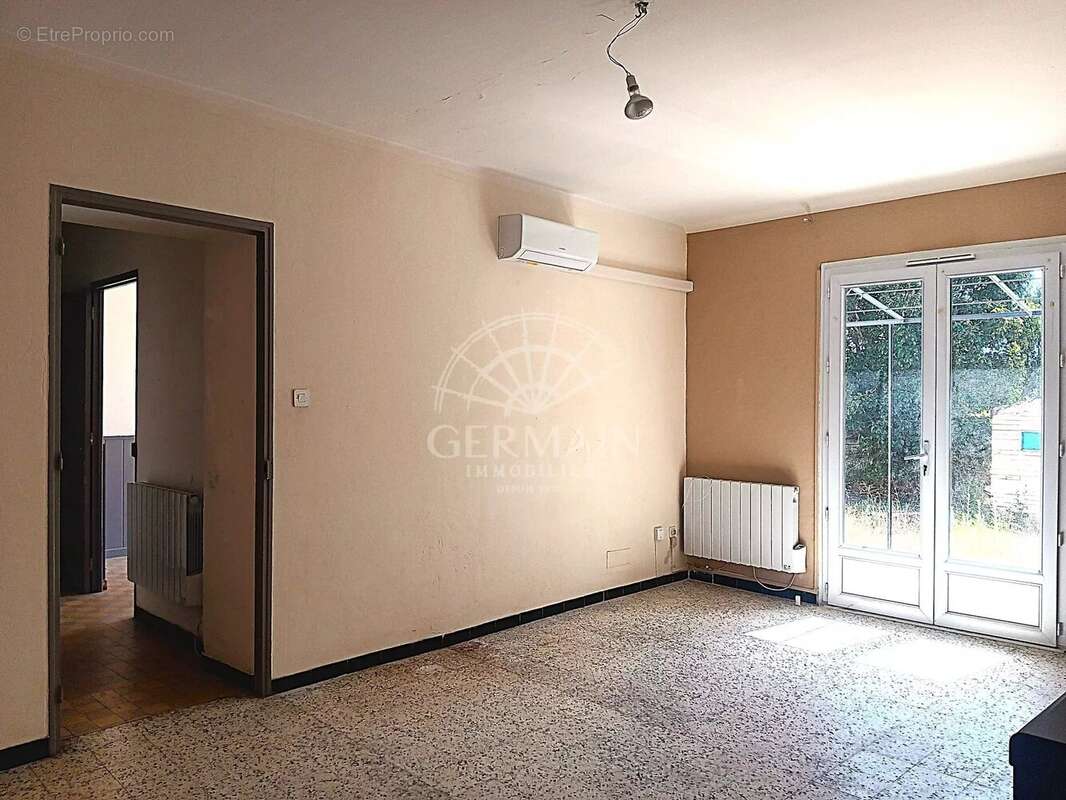 Maison à L&#039;ISLE-SUR-LA-SORGUE