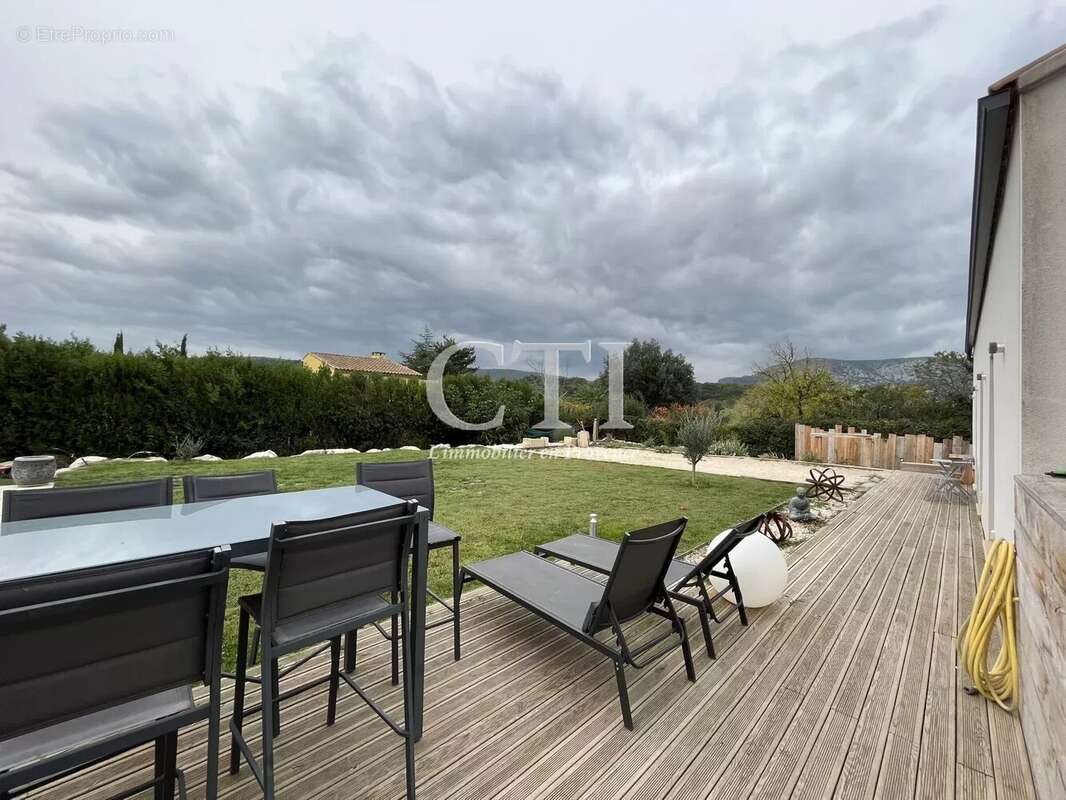 Maison à VAISON-LA-ROMAINE