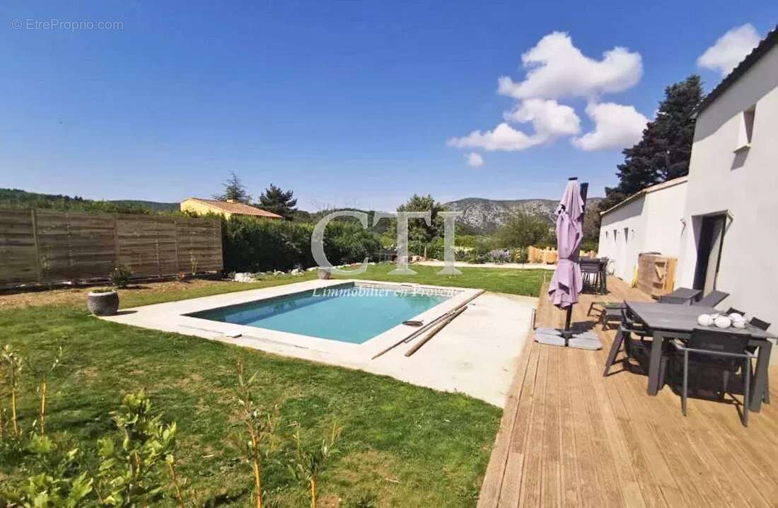 Maison à VAISON-LA-ROMAINE