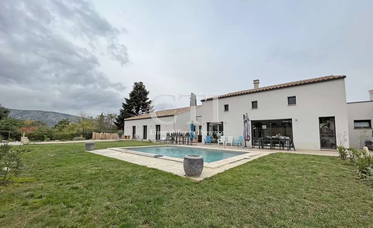 Maison à VAISON-LA-ROMAINE