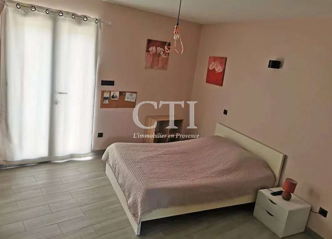 Maison à VAISON-LA-ROMAINE