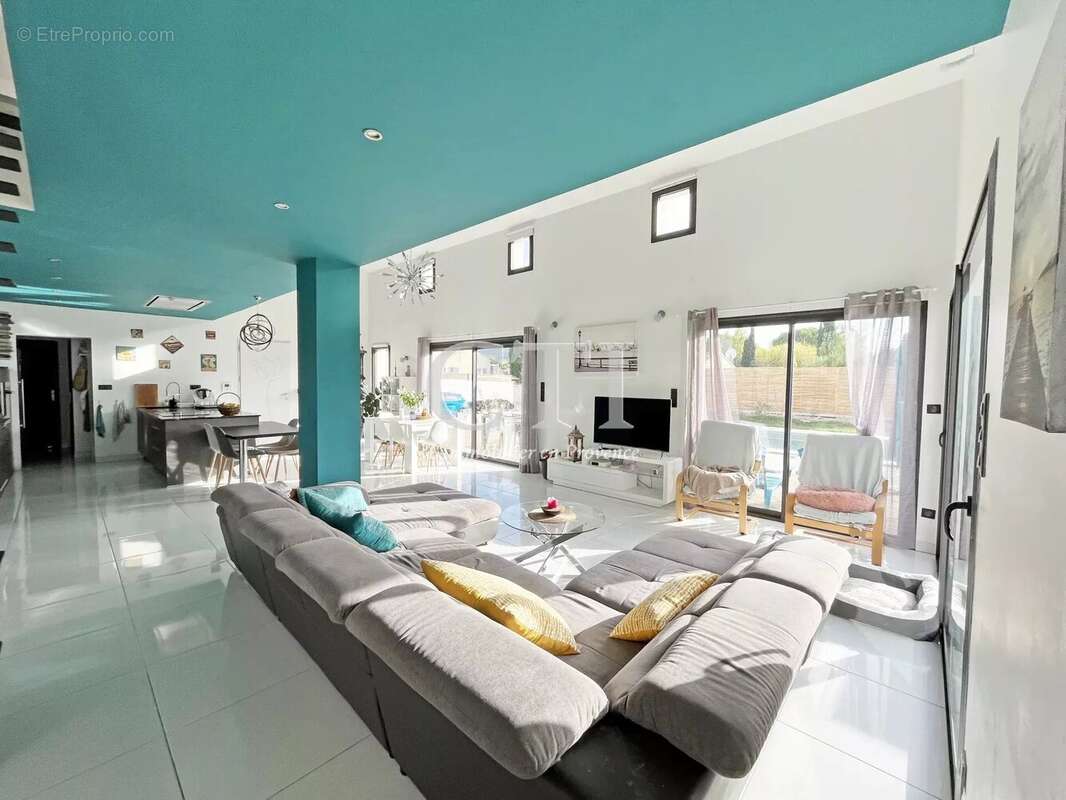 Maison à VAISON-LA-ROMAINE